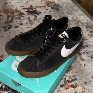 Nike Blazer Low GT Sneakers